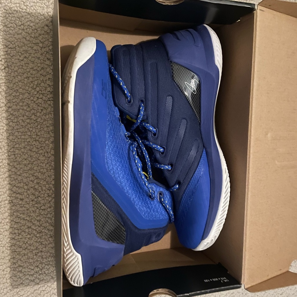 UA GS Curry 3